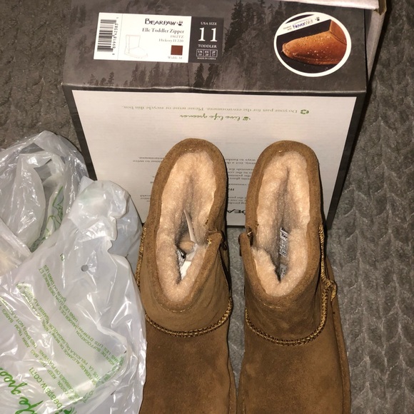 Tan toddler BearPaw boots - Picture 5 of 5